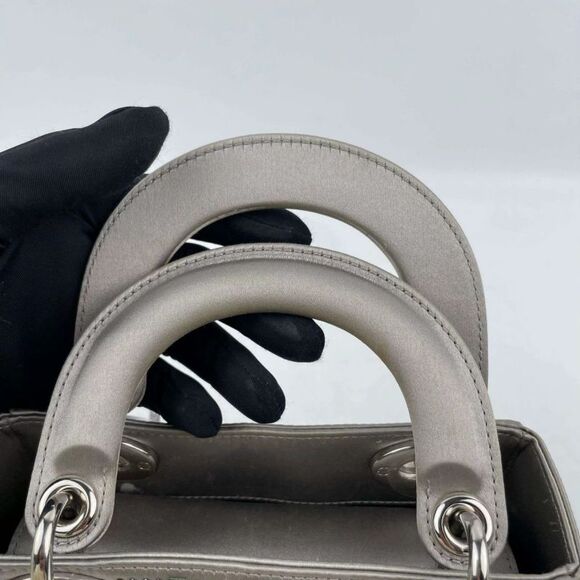 Dior Women Pre-Loved Bag Very Good Condition - Picture 8 of 9